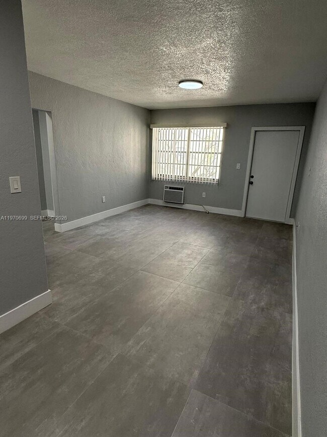 Building Photo - 3450 SW 9th St