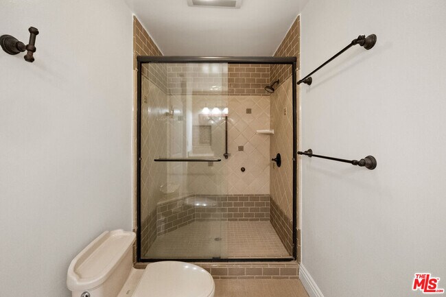 Building Photo - 5227 Etheldo Ave