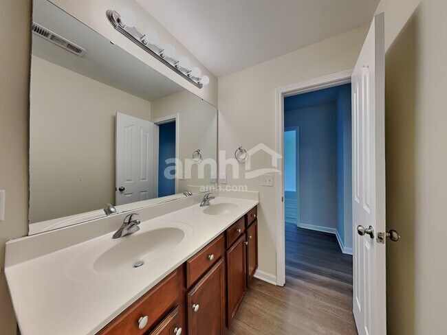 Building Photo - 133 Mount Olivet Dr