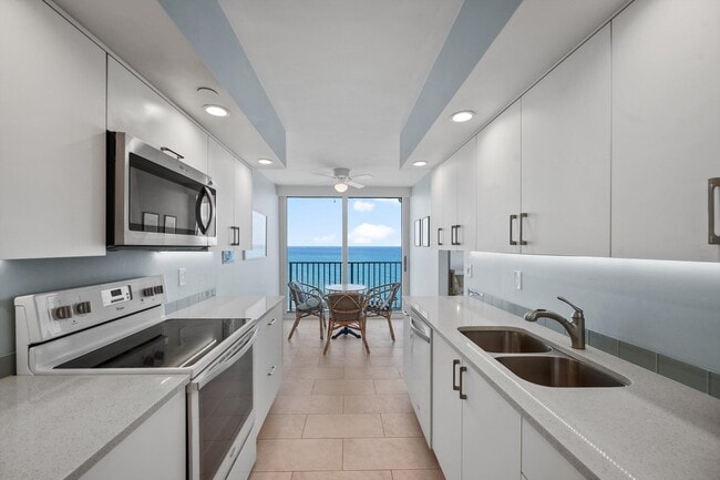 Primary Photo - 3360 S Ocean Blvd