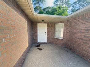 Building Photo - 8522 Laredo St