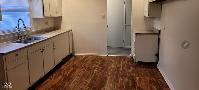 Building Photo - 10139 Chris Dr