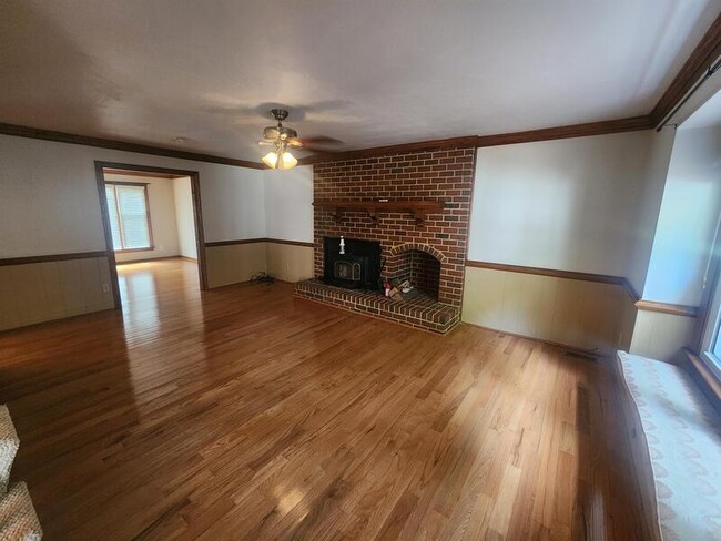 Building Photo - 720 Aguila Dr