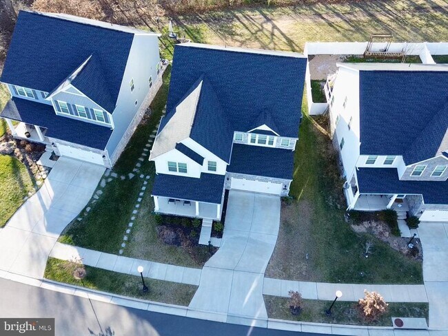 Building Photo - 11360 Wheeler Ridge Dr