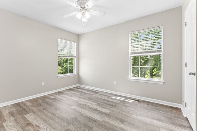 Building Photo - 5 Longleaf Ct