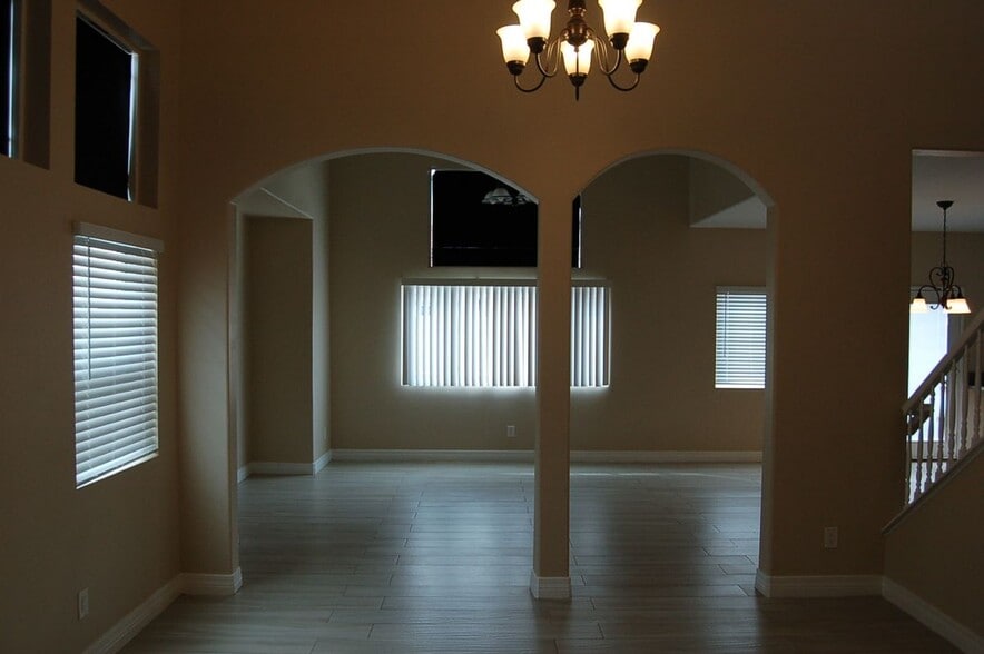 Building Photo - 17565 Owen St