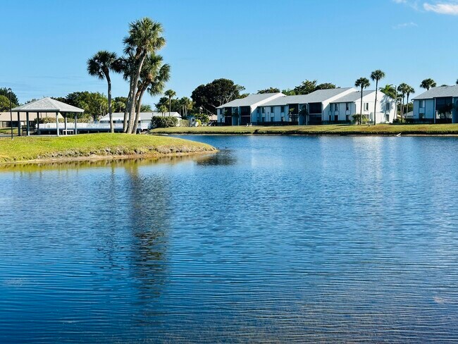 Building Photo - 1007 Green Pine Blvd