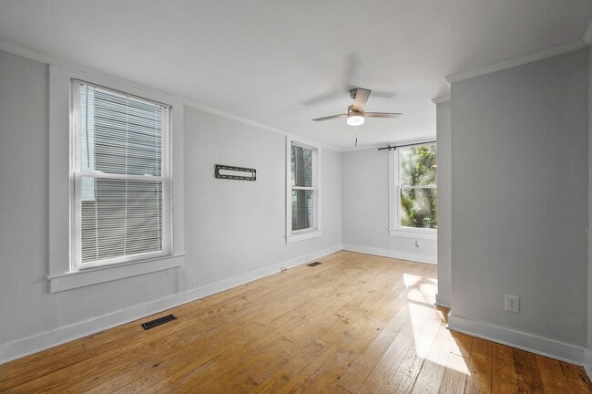 Building Photo - 3 Bedroom, 2 Bathroom Cottage In the Heart of Downtown Wilmington