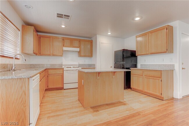 Building Photo - 1195 S Sweet Orange St