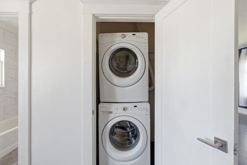 Building Photo - 423 Mill St