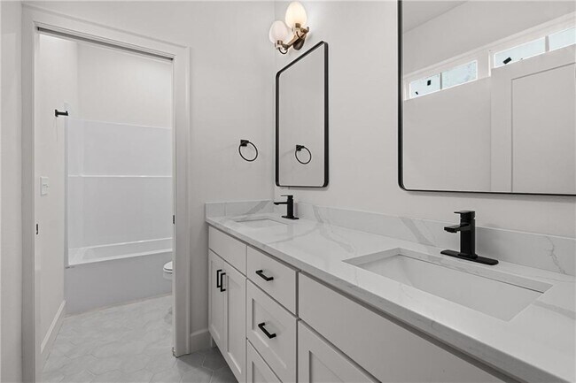 Building Photo - 550 Apollo Dr