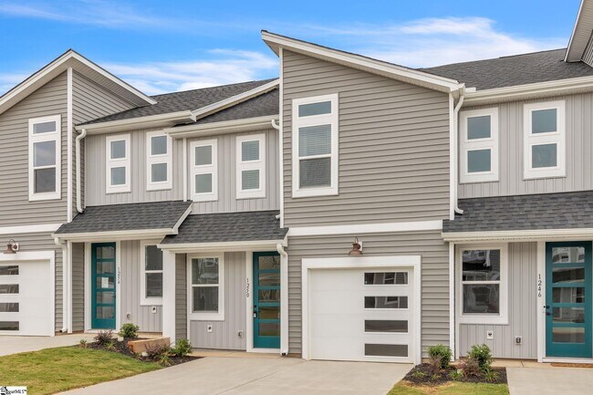 Building Photo - 1250 Westgate Vlg Dr