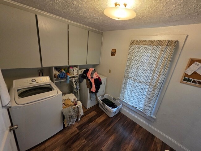 Building Photo - 1216 Water St