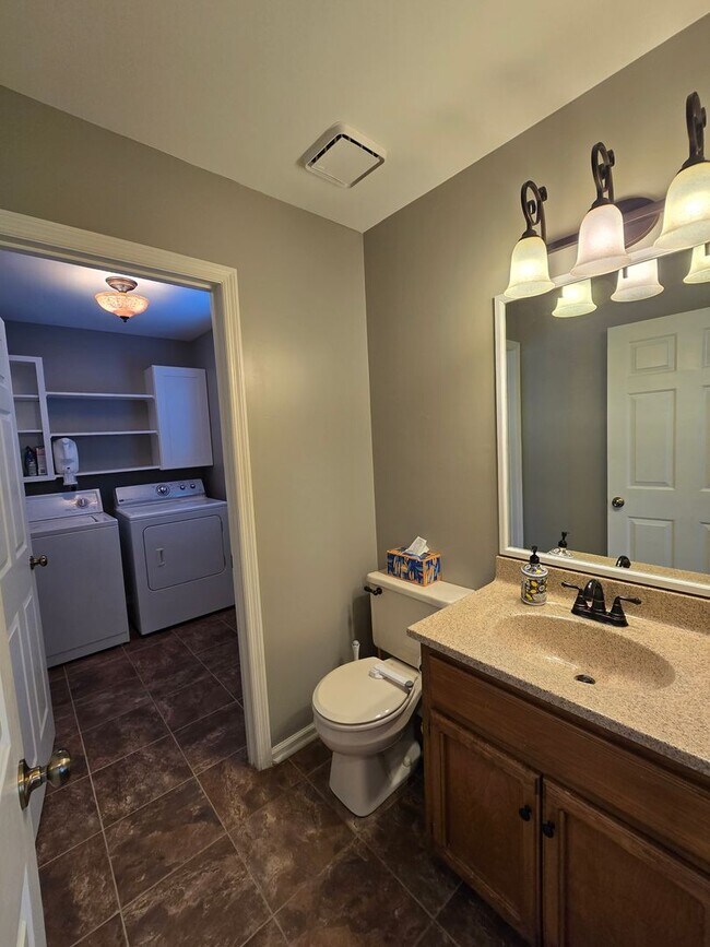 Building Photo - 3 Bedrooms 2.5 Bath Country Home