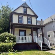 Building Photo - 530 Myrtle St