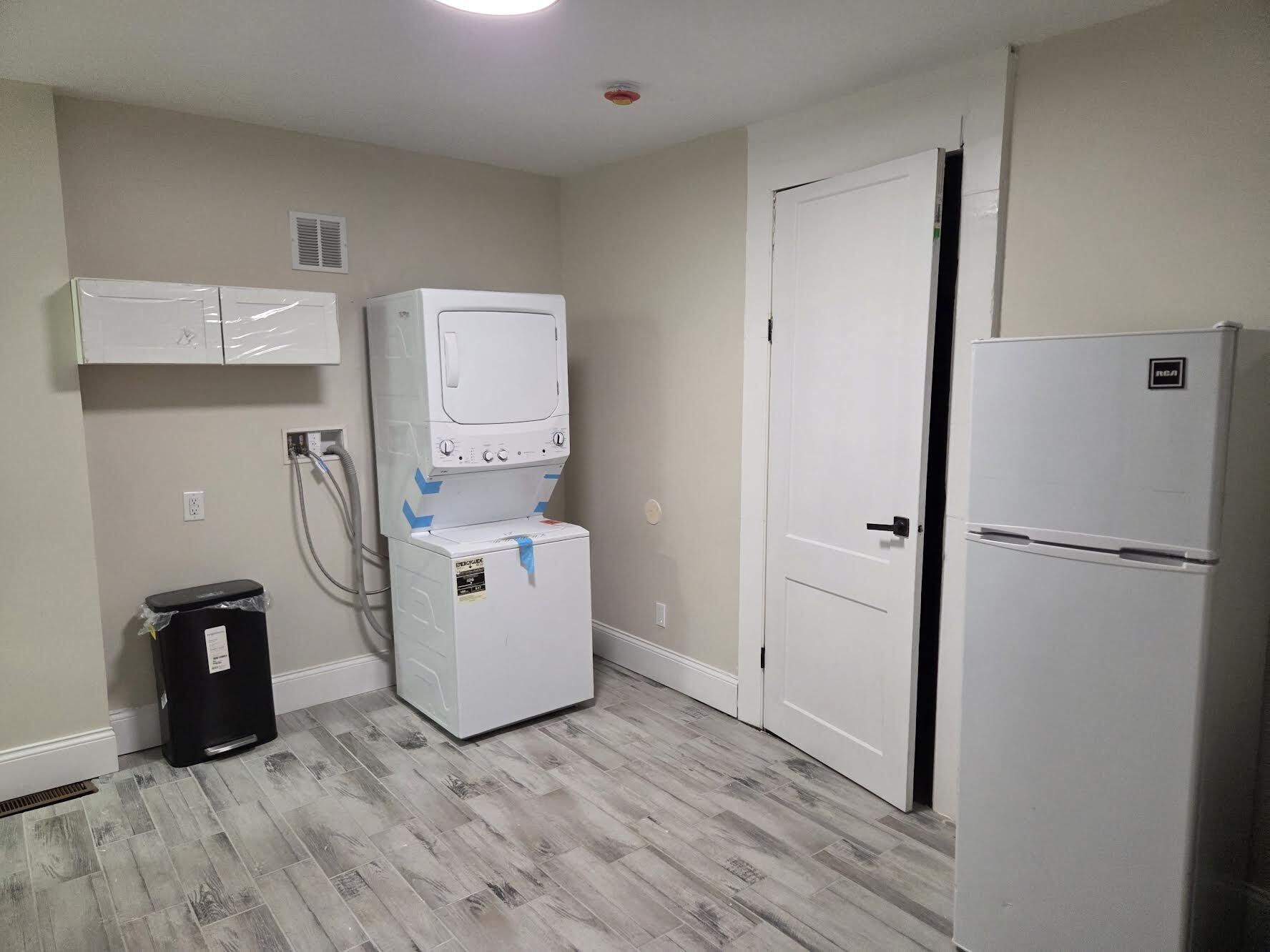 Building Photo - 474 Dayton St