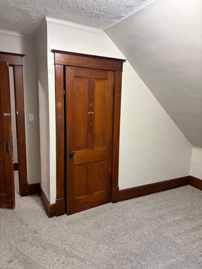 Building Photo - 3204 Holdrege St
