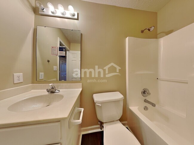 Building Photo - 542 Kennard Ln