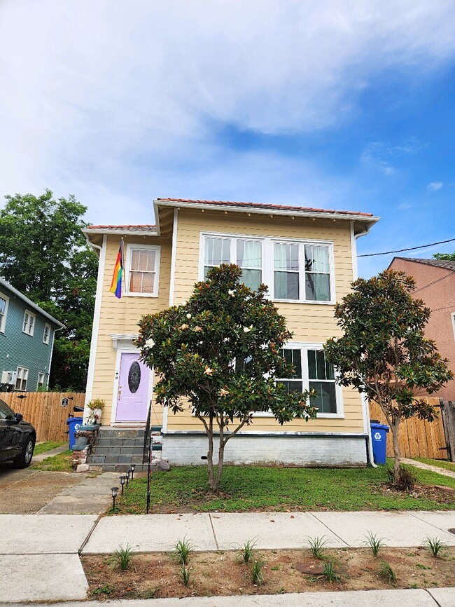 Building Photo - 2706 Soniat St