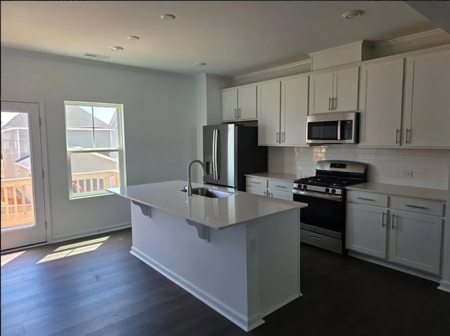 Building Photo - 1439 Jay Rd