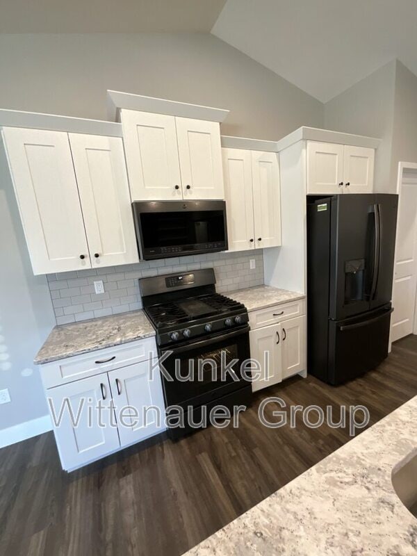 Building Photo - 1212 Hickory Point Dr