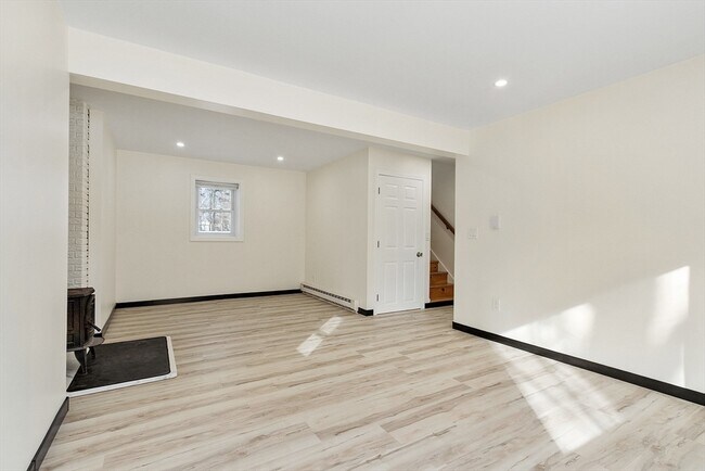 Building Photo - 9 West Rd