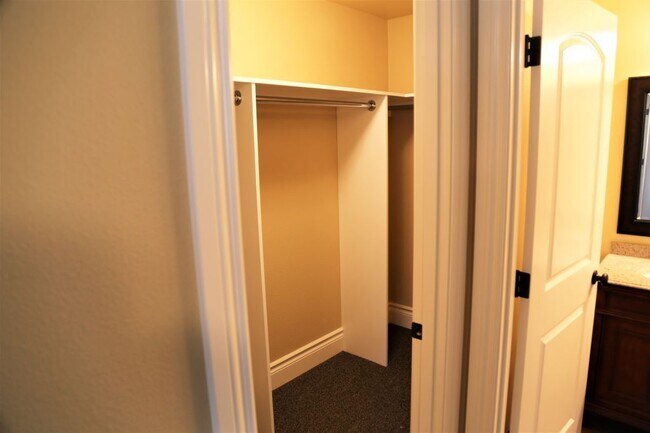 Building Photo - 971Circ