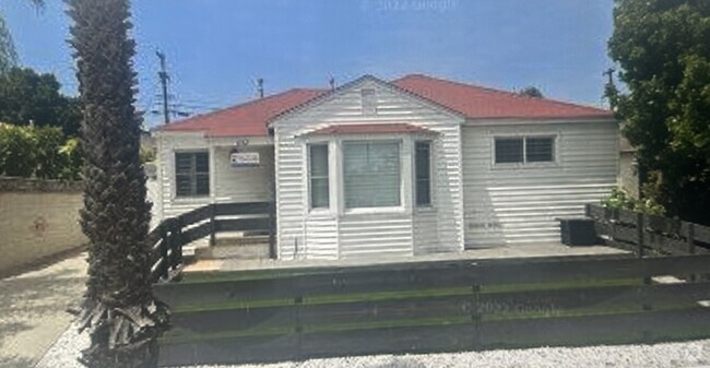 Building Photo - 1812 Pacific Beach Dr