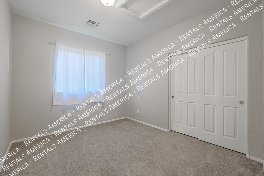 Building Photo - 7324 N 90th Ln