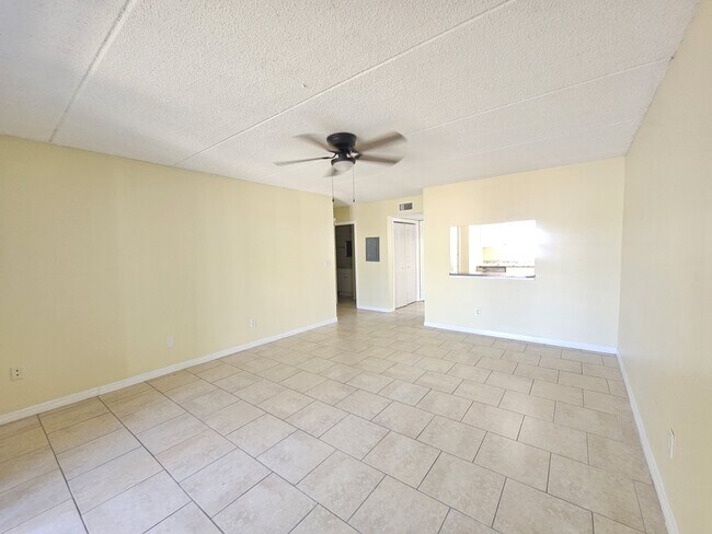 Building Photo - 2845 Somerset Park Dr
