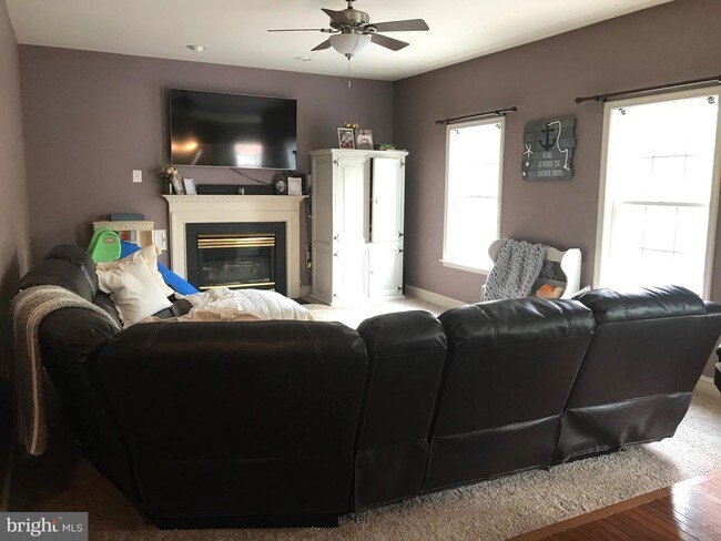 Building Photo - 4353 S Creek Ct