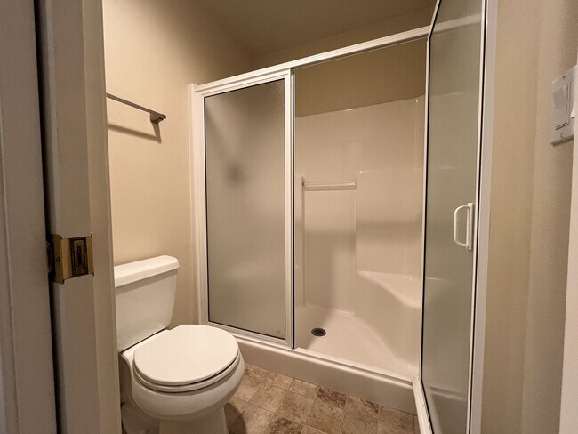 Building Photo - Elegant Home Offering Open Living Spaces, Spacious Primary Suite, and Nature-Inspired Yard