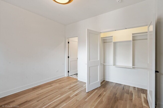 Building Photo - 2122 W 18th Pl