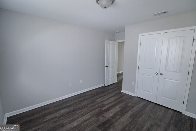 Building Photo - 124 Callaway Cres
