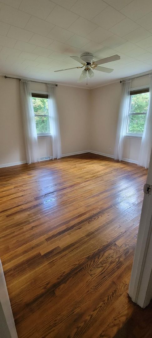 Building Photo - 3 Bd 1.5 Ba with 4 acres.