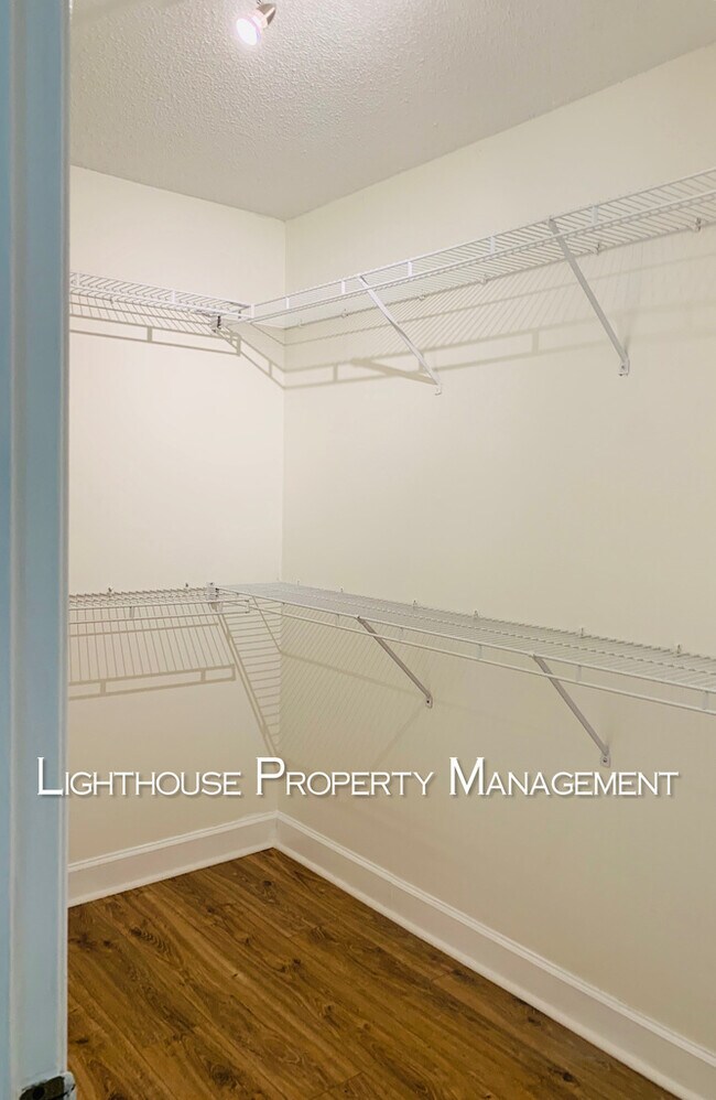 Building Photo - Pristine 3/2 in University Park!  Won't Last Long!