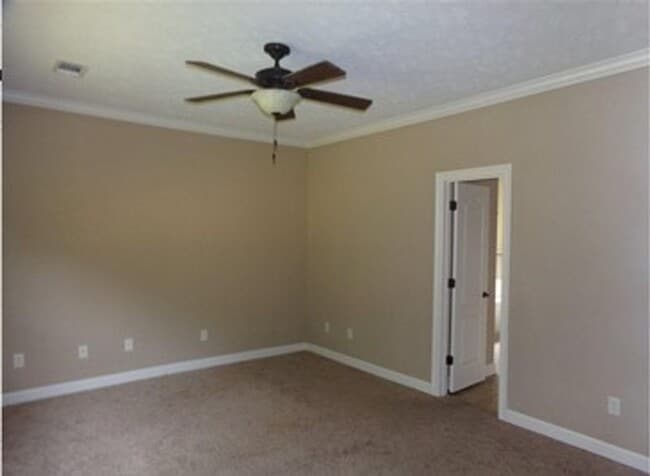 Building Photo - 18 Cains Cove