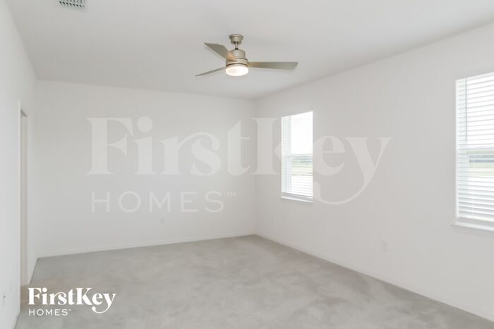 Building Photo - 3208 John Young Pkwy