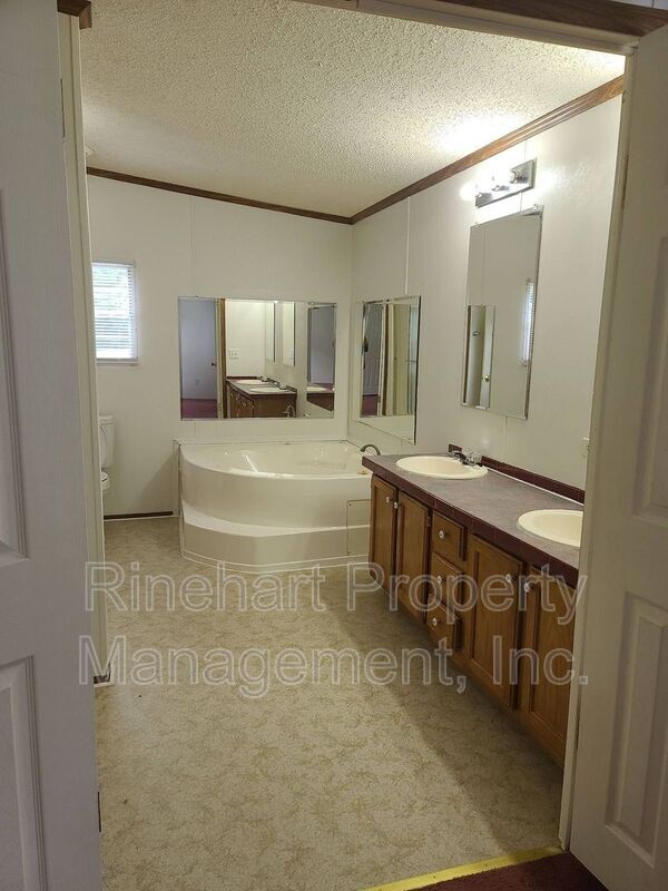 Building Photo - 2321 Cyrus Dr