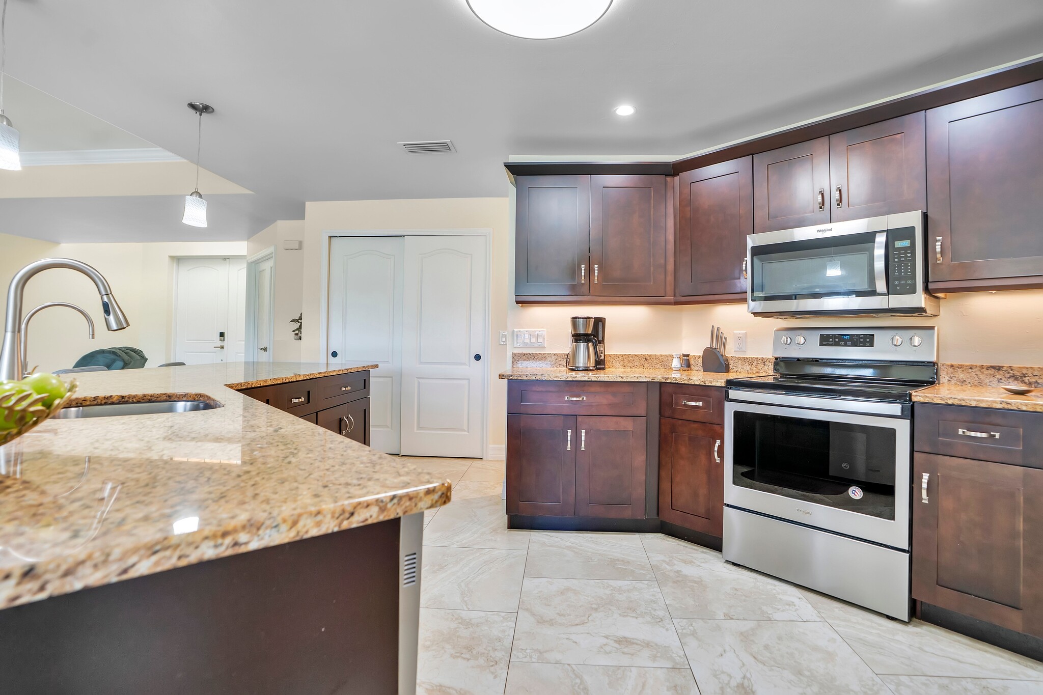 Building Photo - 1627 SW 14th St