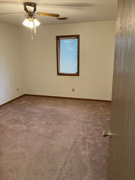 Building Photo - 3180 Cobblestone Ln