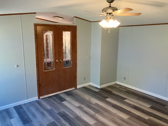 Building Photo - 37 Village Ct