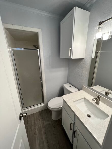 Building Photo - 6004 Ridgecrest Dr