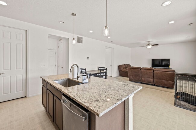 Building Photo - 3315 Bella Luna Dr