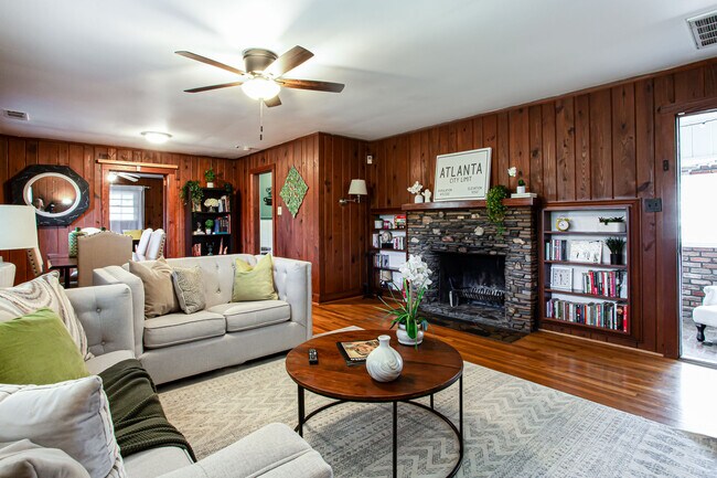 Building Photo - 4061 Lower Roswell Rd