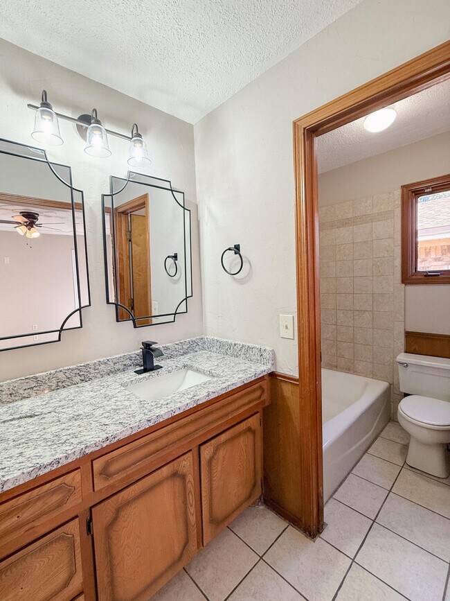 Building Photo - 5113 71st St