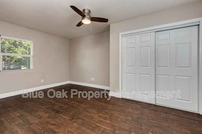 Building Photo - 1507 W 5th St