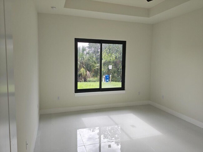 Building Photo - 267 Santa Marta St