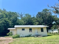 Building Photo - Dade City 2BR/1BA Home in a Quiet Country ...