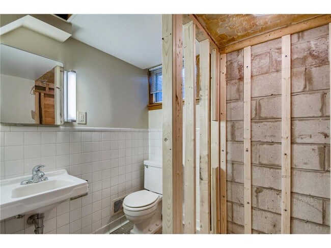 Building Photo - 7428 16th Ave S